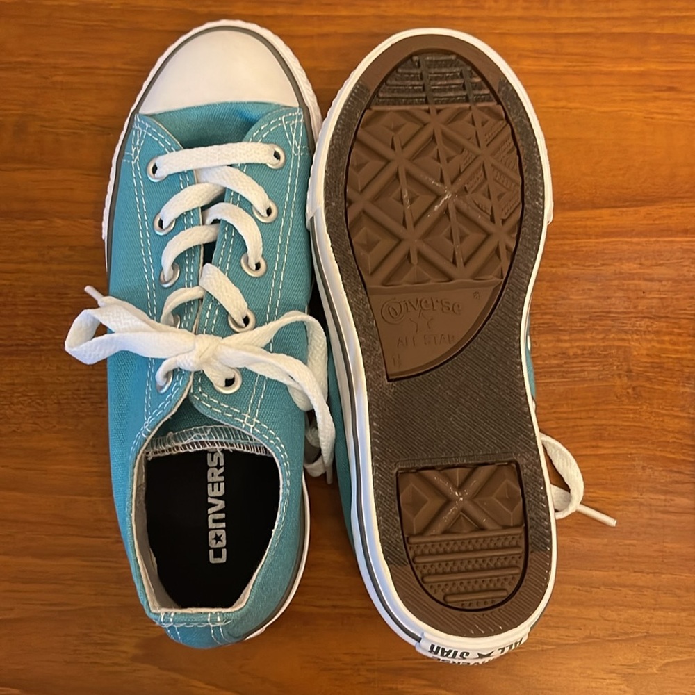 Converse - Picture 2 of 8